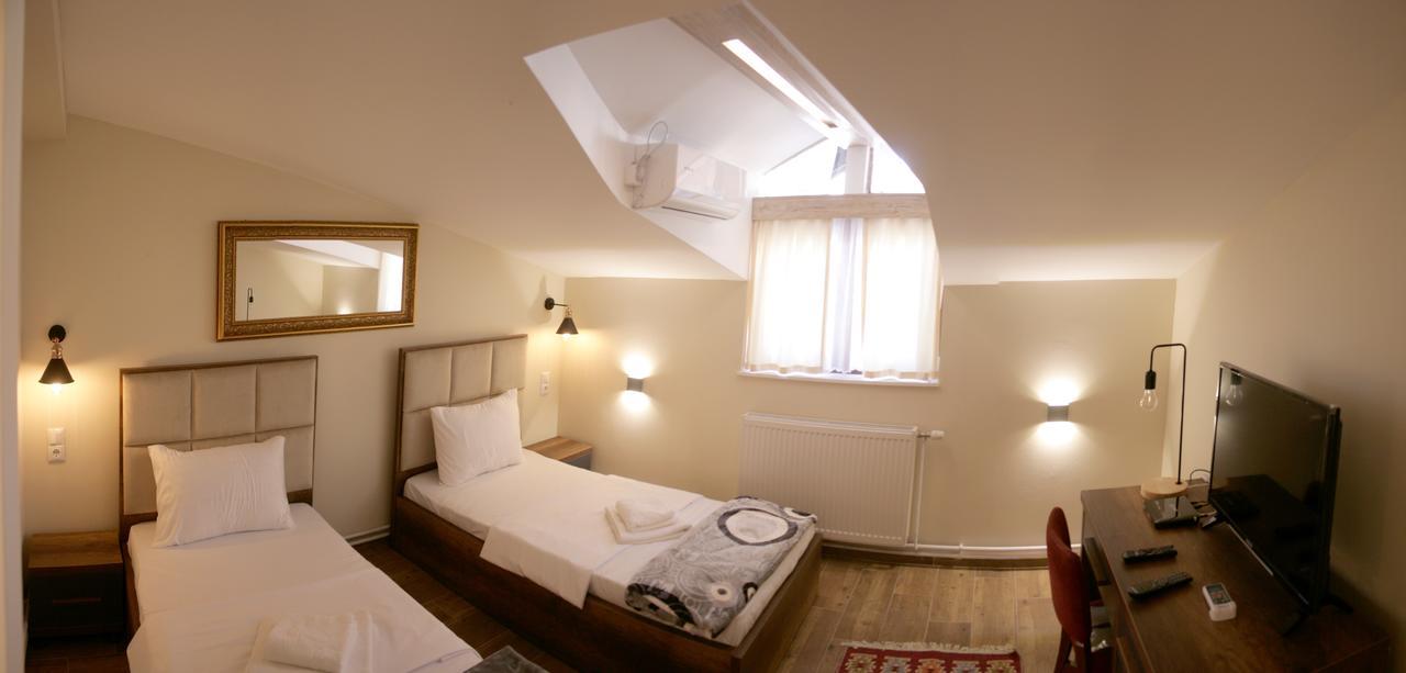 Saray Hotel Prizren Exterior photo