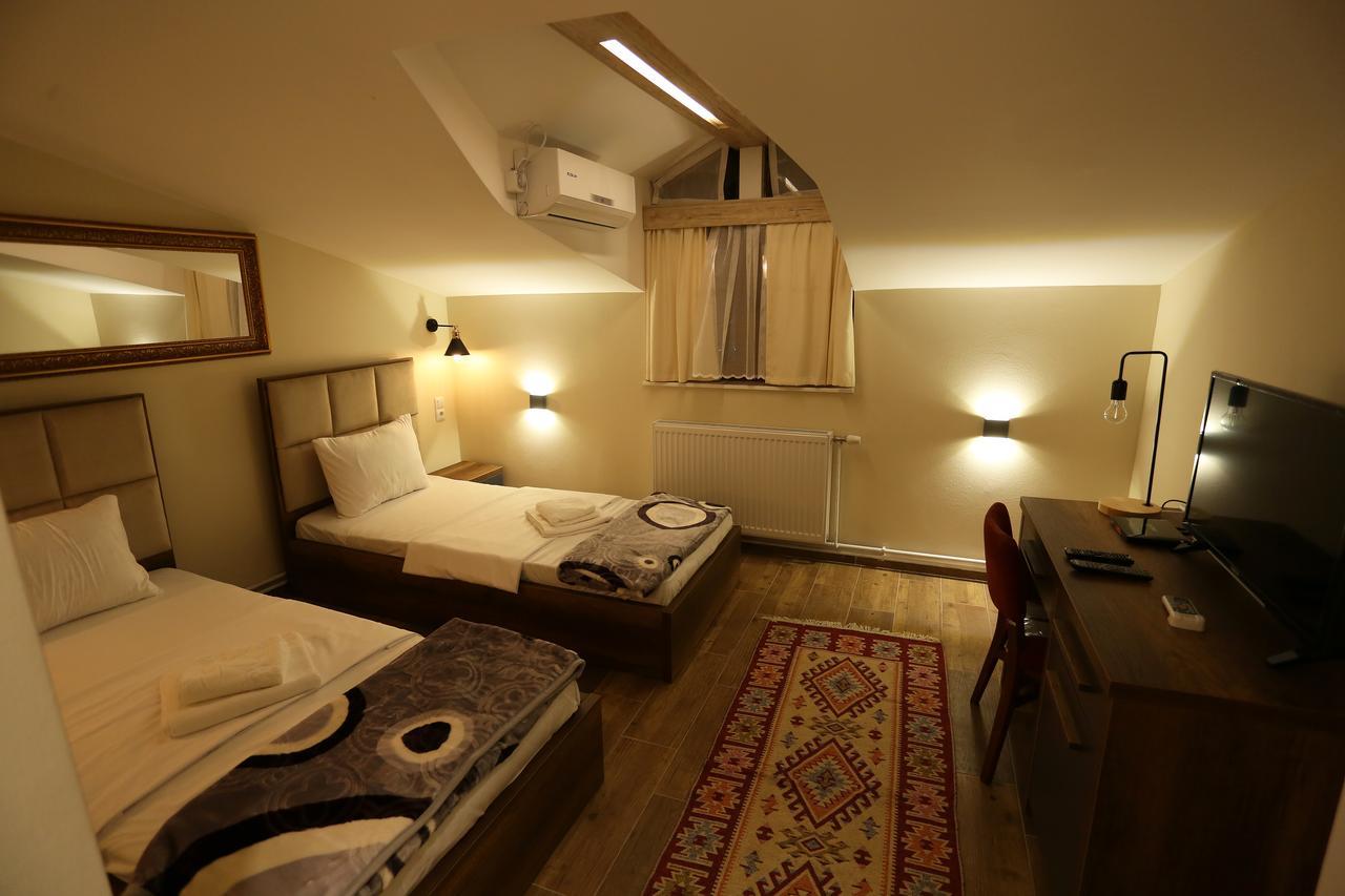 Saray Hotel Prizren Exterior photo