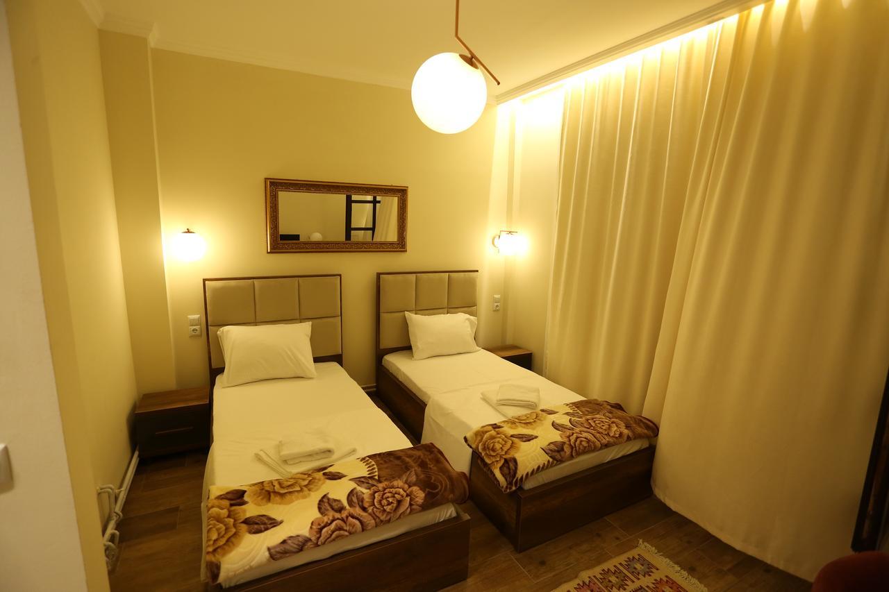 Saray Hotel Prizren Exterior photo