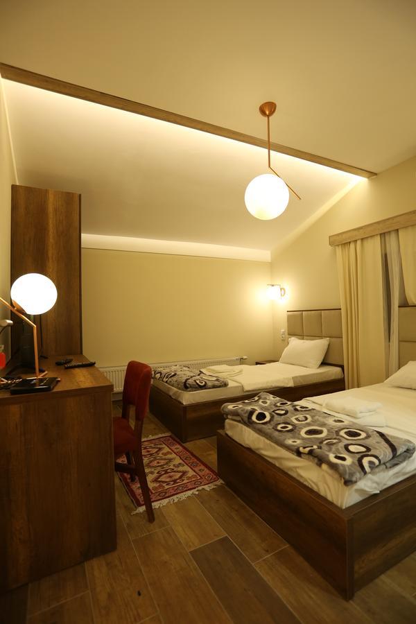 Saray Hotel Prizren Exterior photo