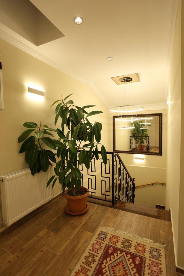 Saray Hotel Prizren Exterior photo