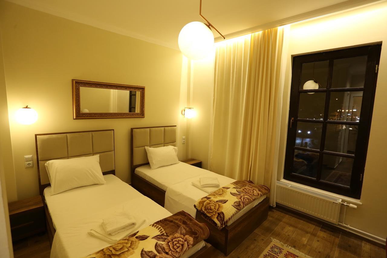 Saray Hotel Prizren Exterior photo